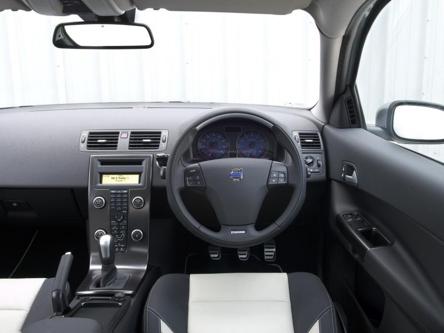  Volvo V50 R-Design SE Sport 2008 года  (фото 6 из 8)